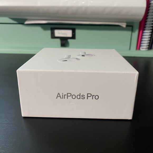 Apple Airpod Pros 2nd Generation - Picture 4 of 4